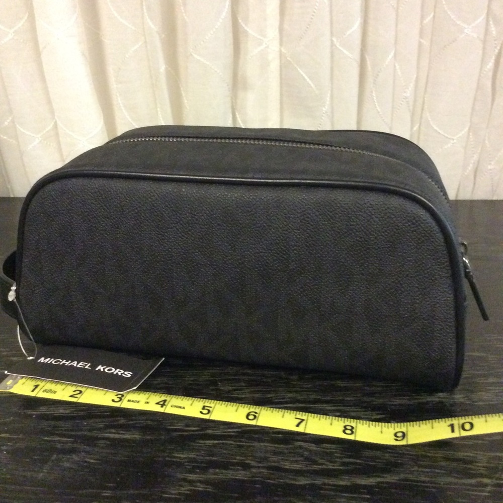 Michael Kors Jet Set Men’s toiletry holder
